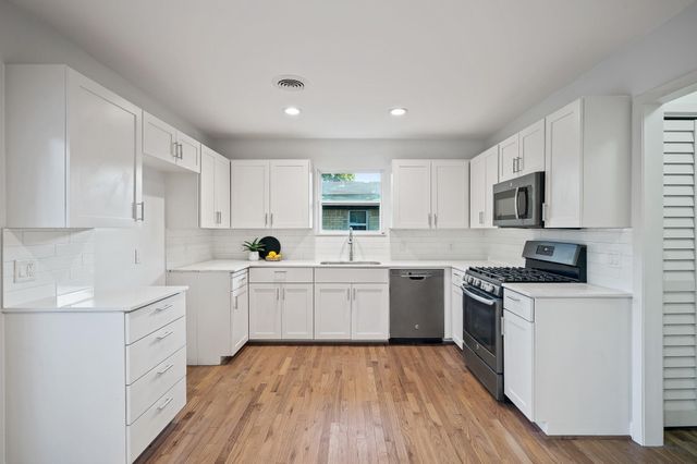 10208 San Lorenzo Drive, Dallas, TX 75228