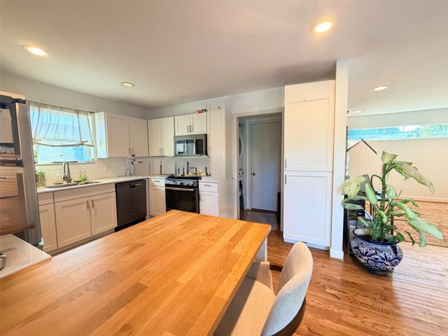 10208 San Lorenzo Drive, Dallas, TX 75228