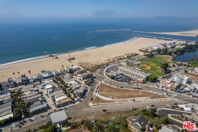 6916 Vista Del Mar, Playa Del Rey (los Angeles), CA 90293