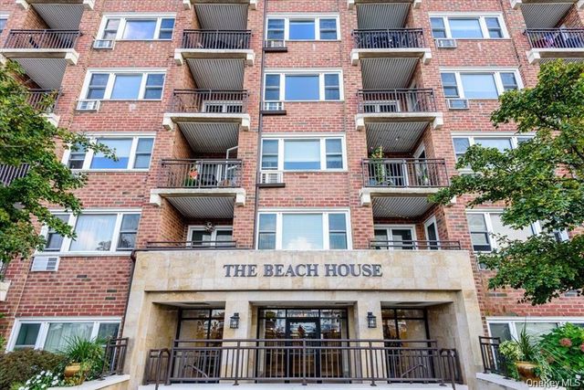 740 E Broadway 3E, Long Beach, NY 11561