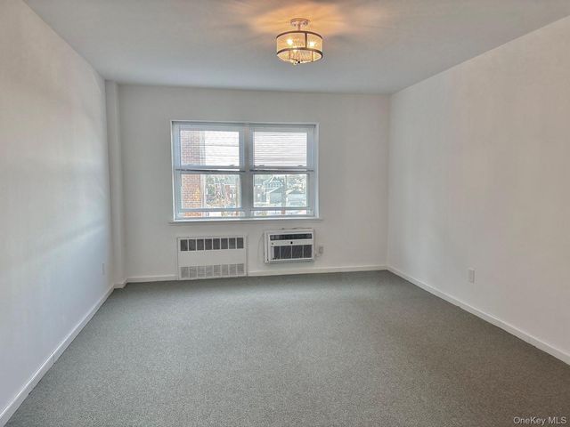 740 E Broadway 3E, Long Beach, NY 11561