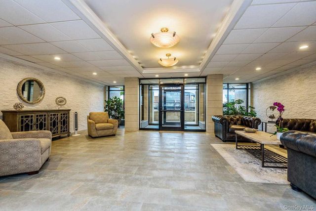 740 E Broadway 3E, Long Beach, NY 11561