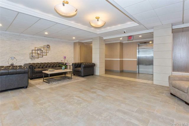 740 E Broadway 3E, Long Beach, NY 11561