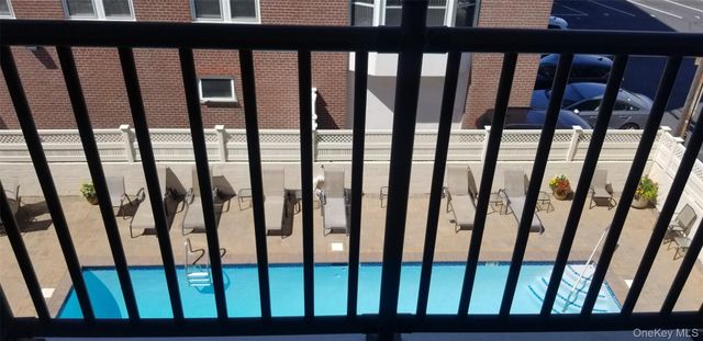 740 E Broadway 3E, Long Beach, NY 11561