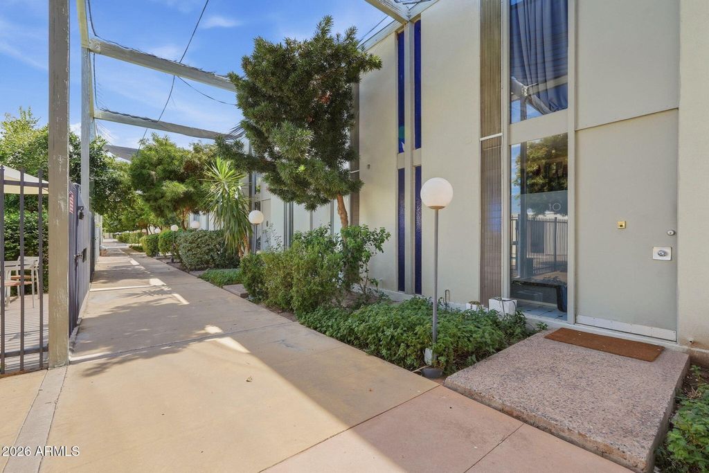 4401 N 40TH Street 13, Phoenix, AZ 85018 — photo 2