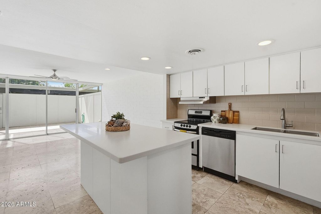 4401 N 40TH Street 13, Phoenix, AZ 85018 — photo 5