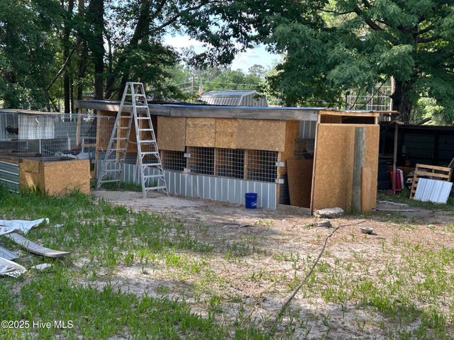 5240 Village Drive, Laurinburg, NC 28352