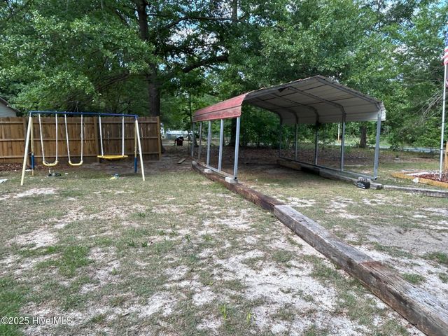 5240 Village Drive, Laurinburg, NC 28352