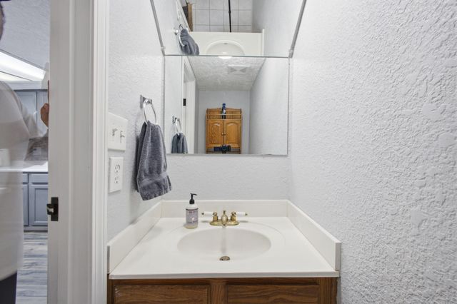 6041 Sequoia Road NW C13, Albuquerque, NM 87120