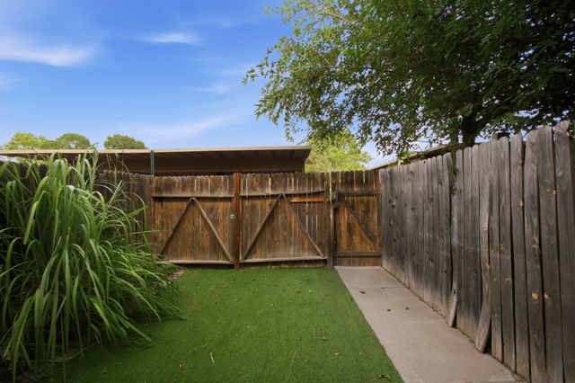 6041 Sequoia Road NW C13, Albuquerque, NM 87120