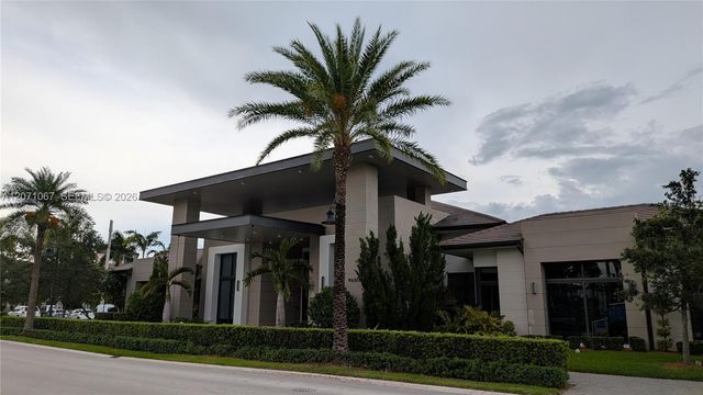 8001 NW 41st Street F-204, Doral, FL 33166