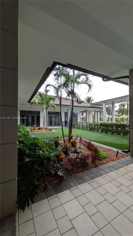 8001 NW 41st Street F-204, Doral, FL 33166