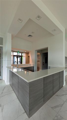 8001 NW 41st Street F-204, Doral, FL 33166