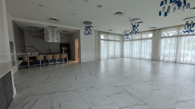 8001 NW 41st Street F-204, Doral, FL 33166