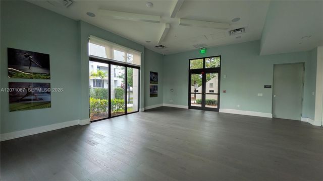 8001 NW 41st Street F-204, Doral, FL 33166