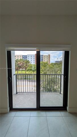 8001 NW 41st Street F-204, Doral, FL 33166
