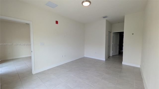 8001 NW 41st Street F-204, Doral, FL 33166