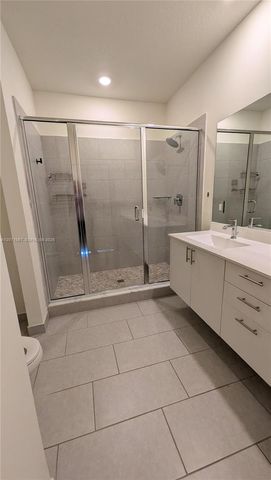 8001 NW 41st Street F-204, Doral, FL 33166