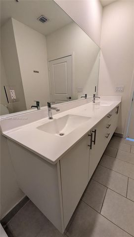 8001 NW 41st Street F-204, Doral, FL 33166