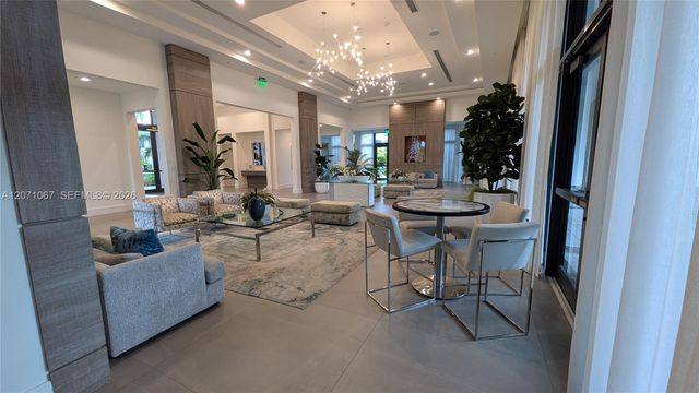 8001 NW 41st Street F-204, Doral, FL 33166