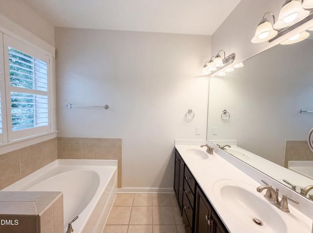 644 Ashe Lake Way, Fuquay Varina, NC 27526