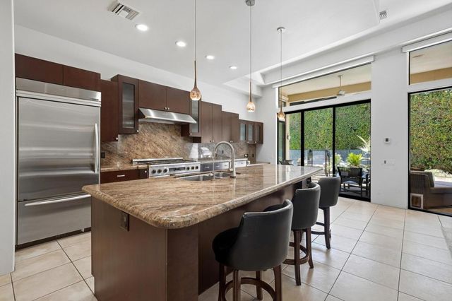47200 Desert Lily Drive, Palm Desert, CA 92260