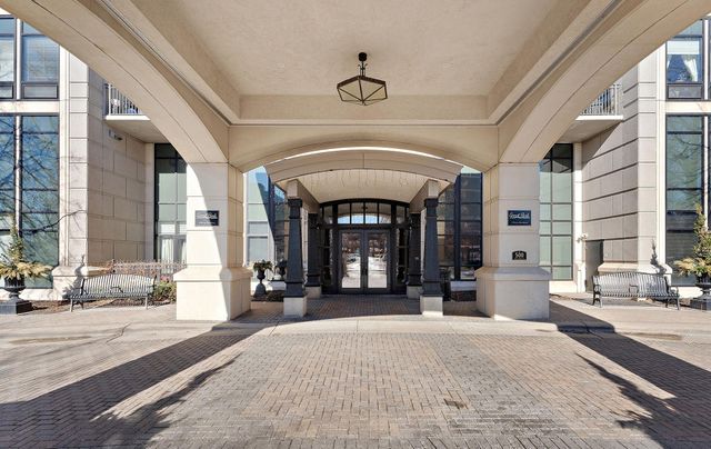 500 E Grant Street 1806, Minneapolis, MN 55404