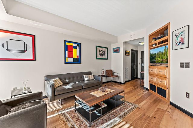 500 E Grant Street 1806, Minneapolis, MN 55404