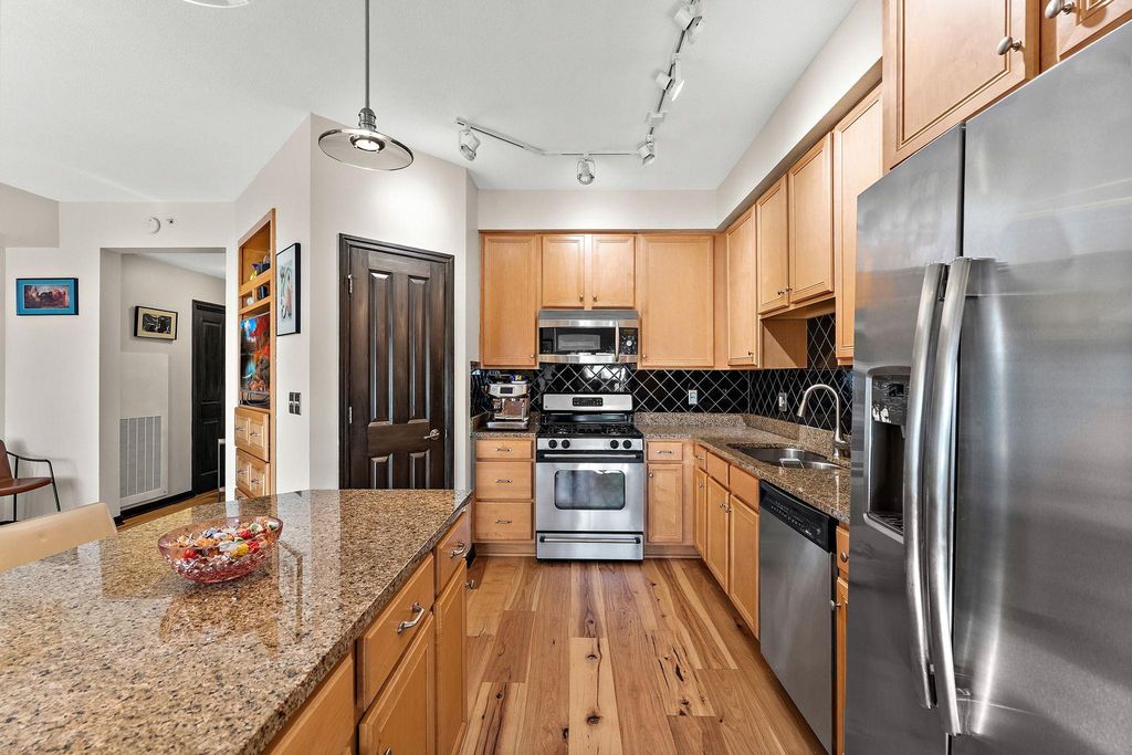 500 E Grant Street 1806, Minneapolis, MN 55404 — photo 2