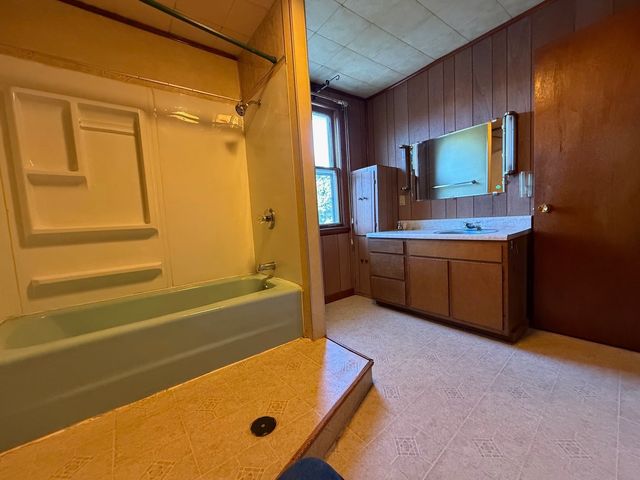 2010 Latham Street, Rockford, IL 61103