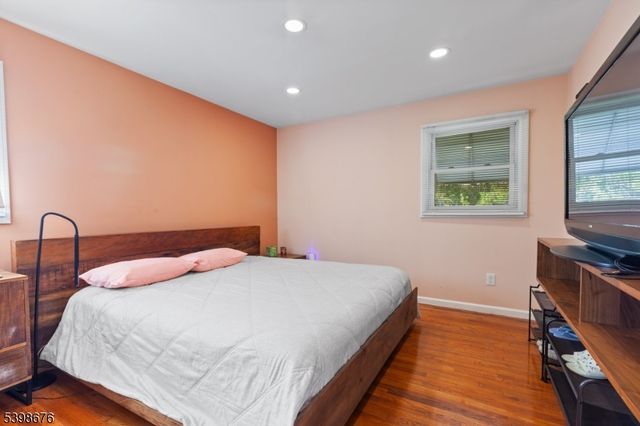 65 Willow Ave, Woodbridge Twp., NJ 08830