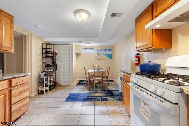 65 Willow Ave, Woodbridge Twp., NJ 08830