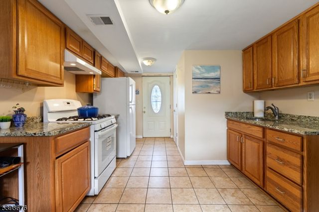 65 Willow Ave, Woodbridge Twp., NJ 08830