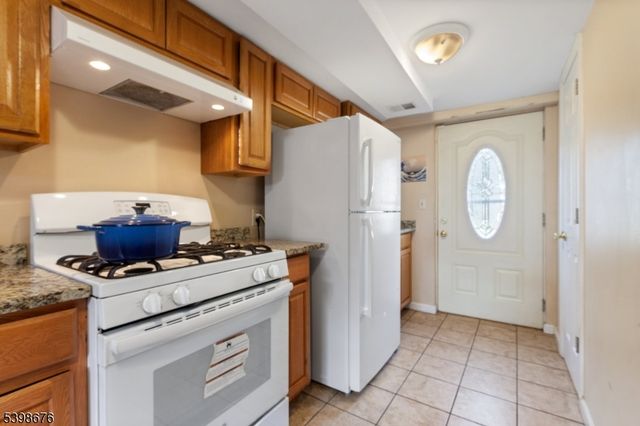 65 Willow Ave, Woodbridge Twp., NJ 08830