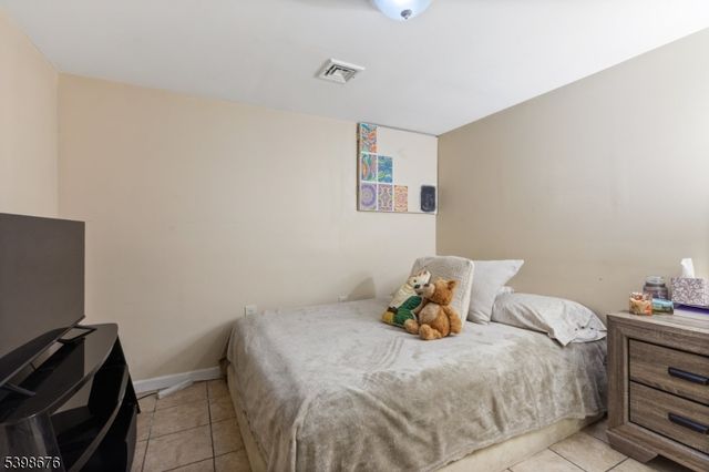 65 Willow Ave, Woodbridge Twp., NJ 08830