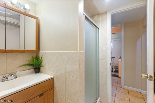 65 Willow Ave, Woodbridge Twp., NJ 08830