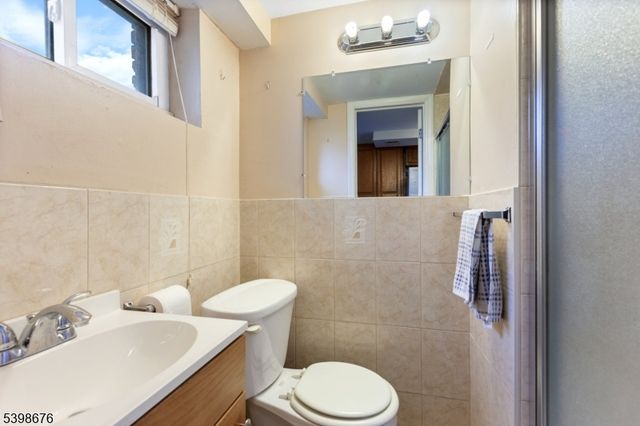 65 Willow Ave, Woodbridge Twp., NJ 08830