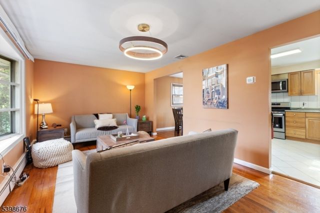 65 Willow Ave, Woodbridge Twp., NJ 08830