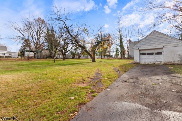 65 Willow Ave, Woodbridge Twp., NJ 08830