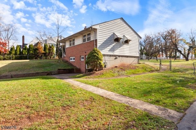 65 Willow Ave, Woodbridge Twp., NJ 08830