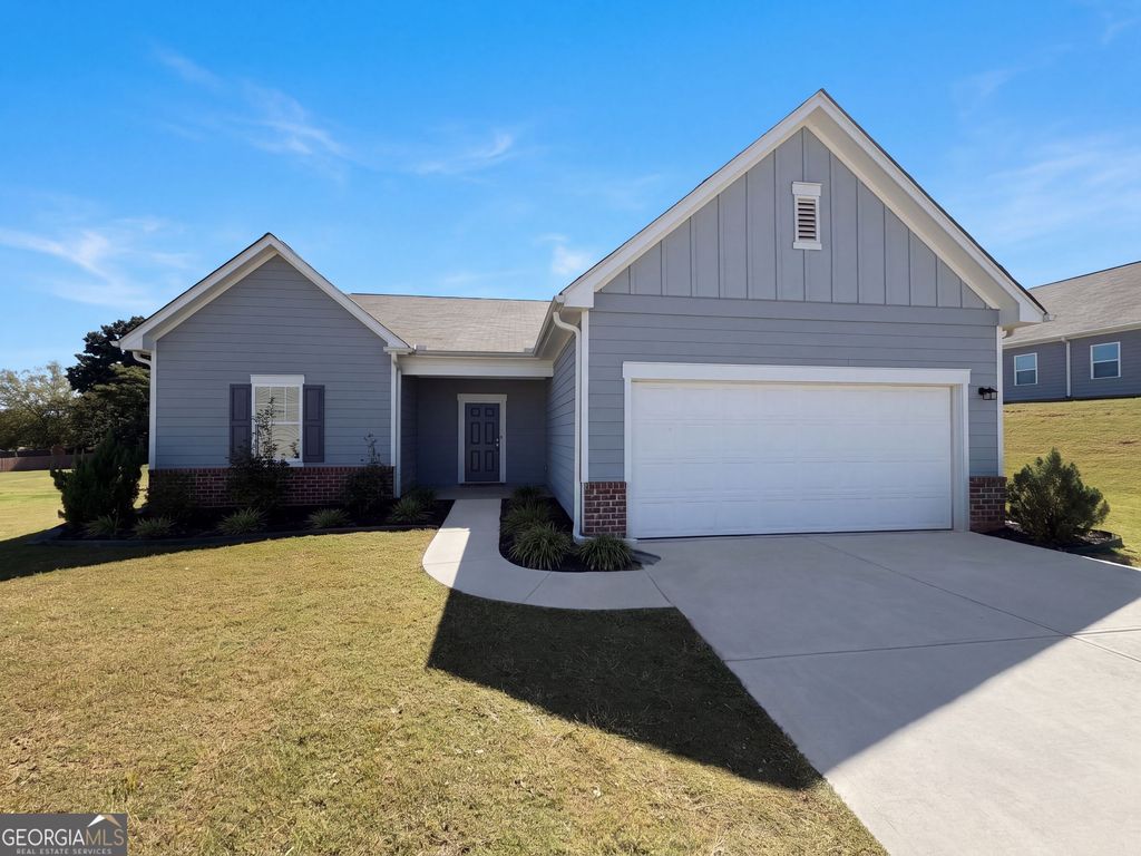 62 Pond Court, Hoschton, GA 30548