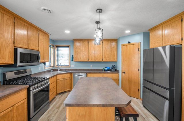 867 160th Lane NW, Andover, MN 55304