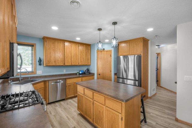 867 160th Lane NW, Andover, MN 55304