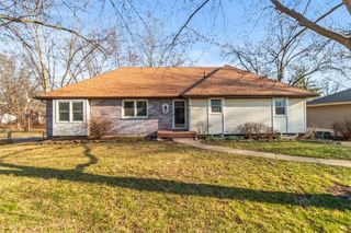 810 NE Chestnut Street, Lee's Summit, MO 64086