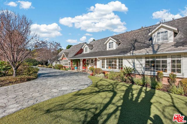 5119 Quakertown Avenue, Woodland Hills, CA 91364