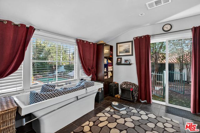 5119 Quakertown Avenue, Woodland Hills, CA 91364