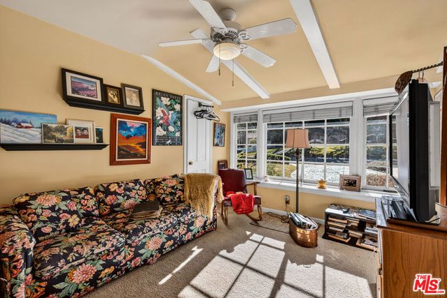 5119 Quakertown Avenue, Woodland Hills, CA 91364