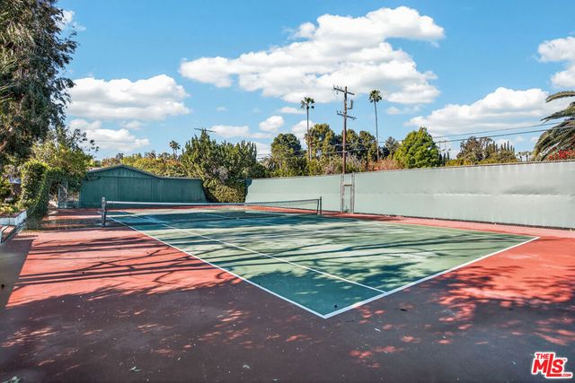 5119 Quakertown Avenue, Woodland Hills, CA 91364