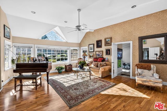 5119 Quakertown Avenue, Woodland Hills, CA 91364