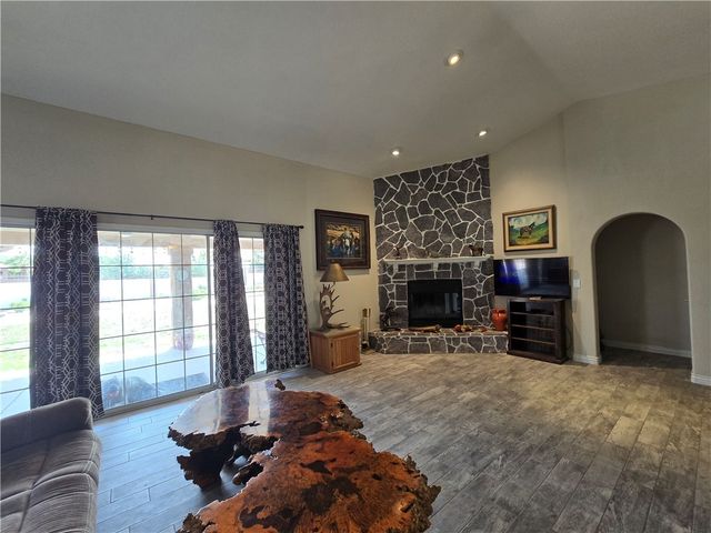 1550 Mountain Trail Road, Kingman, AZ 86401